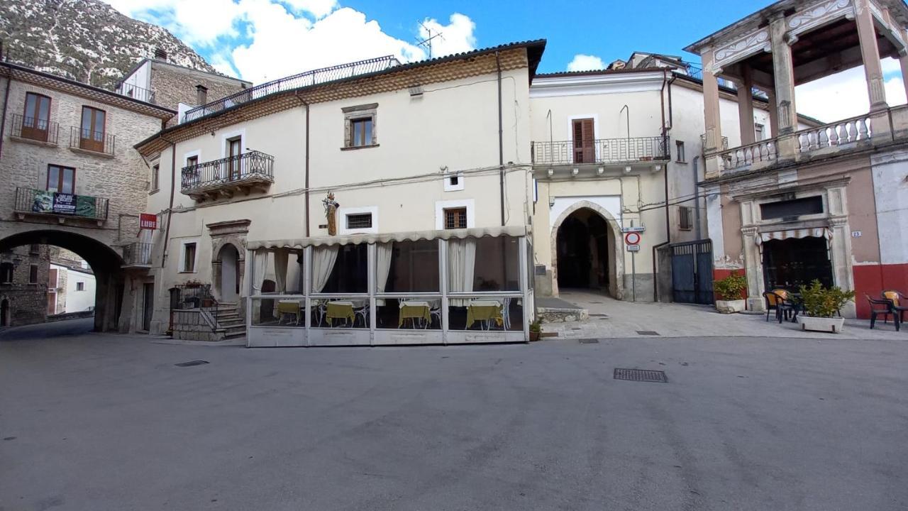 Alloggi Piazza Umberto Primo Pacentro Exterior photo